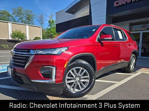 Radiant Red Tintcoat 2023 Chevrolet Traverse LT Cloth