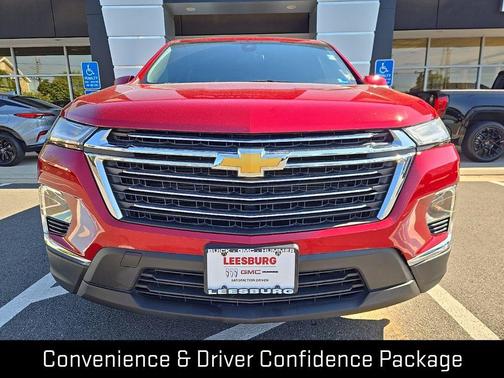 Radiant Red Tintcoat 2023 Chevrolet Traverse LT Cloth