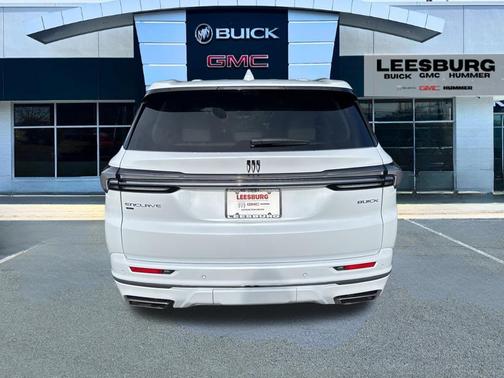Iridescent White Tricoat 2026 Buick Enclave Avenir FWD