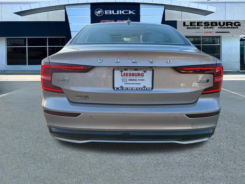 2024 Volvo S60 B5 Plus Dark Theme