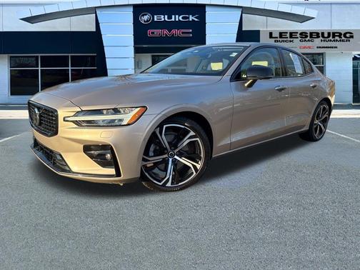 2024 Volvo S60 B5 Plus Dark Theme