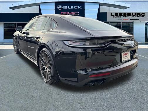 2022 Porsche Panamera 4 Platinum Edition
