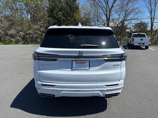 iridescent white tricoat 2026 Buick Enclave Avenir FWD