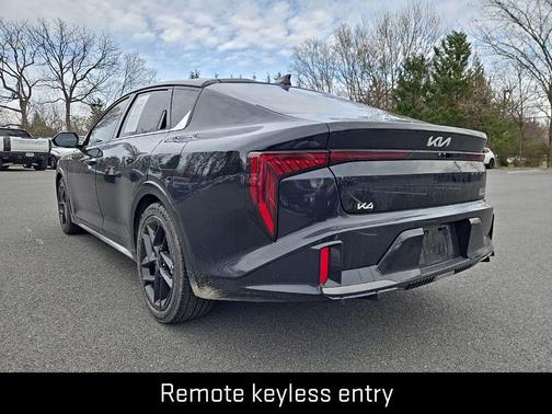 Aurora Black Pearl 2025 Kia K4 GT-Line Turbo