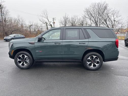 Midnight Pine 2026 GMC Yukon 4WD AT4 Ultimate