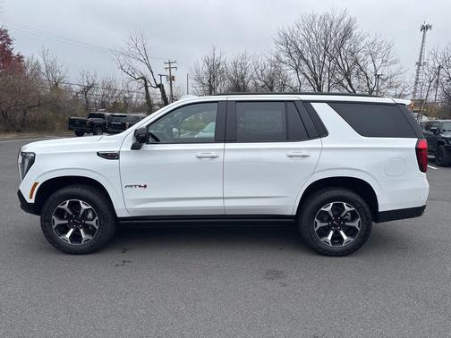 2026 GMC Yukon 4WD AT4