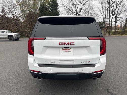 2026 GMC Yukon 4WD AT4