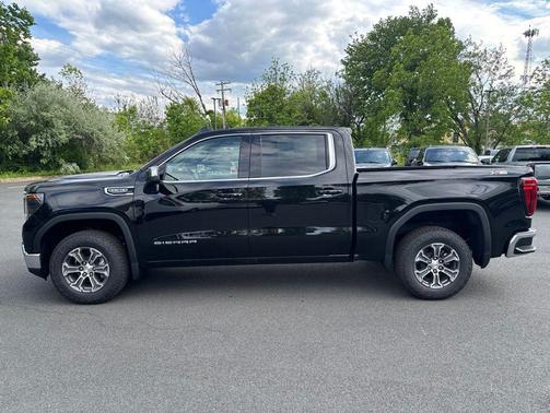 Onyx Black 2026 GMC Sierra 1500 SLE