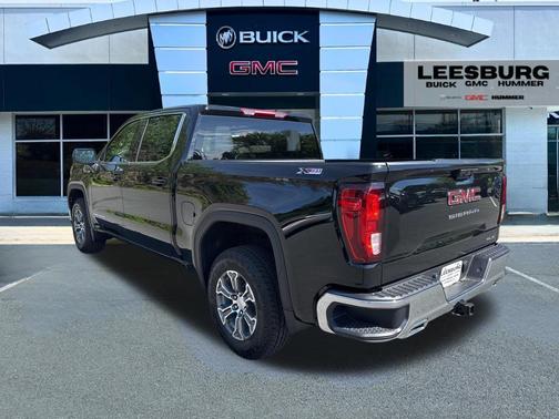 Onyx Black 2026 GMC Sierra 1500 SLE