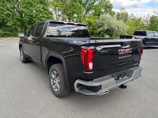 Onyx Black 2026 GMC Sierra 1500 SLE