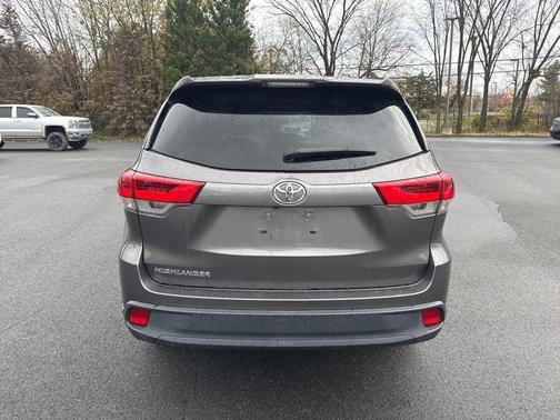 2018 Toyota Highlander LE