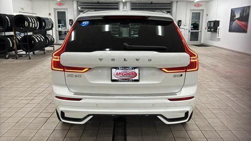 2023 Volvo XC60 B5 Plus Dark Theme