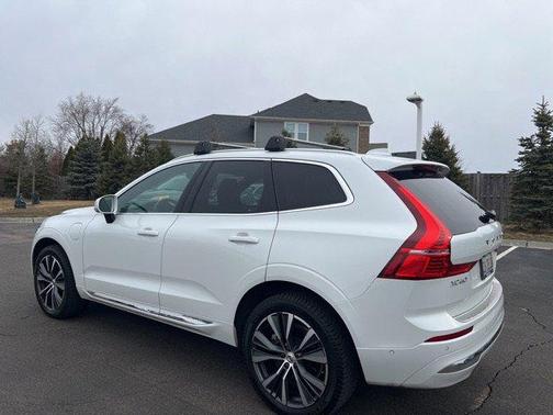 2022 Volvo XC60 Recharge Plug-In Hybrid T8 Inscription Expression