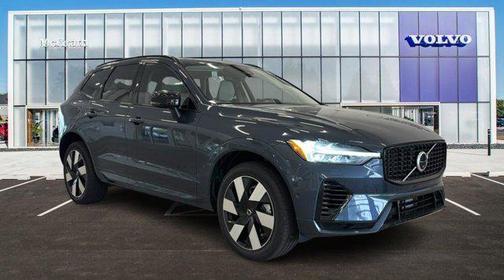 2025 Volvo XC60 Plug-In Hybrid T8 Plus