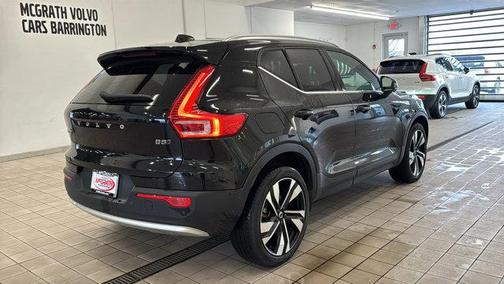2025 Volvo XC40 B5 Plus Bright Theme