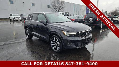 2025 Volvo XC40 B5 Plus Bright Theme