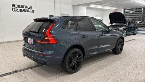2026 Volvo XC60 B5 Ultra Black Edition