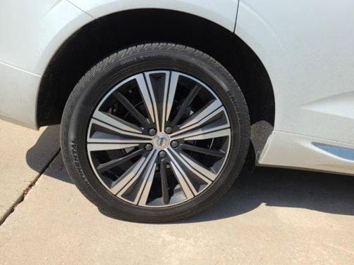 2022 Volvo XC60 B5 Inscription