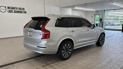 2022 Volvo XC90 T5 Momentum