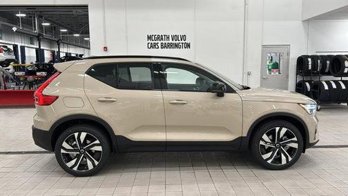 2026 Volvo XC40 B5 Ultra