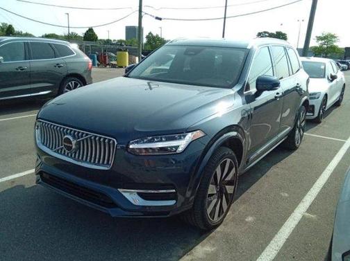 2024 Volvo XC90 Recharge Plug-In Hybrid T8 Plus Bright Theme 7-Seater