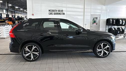 2023 Volvo XC60 B5 Ultimate Dark Theme