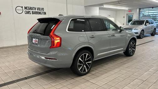 2025 Volvo XC90 Plus