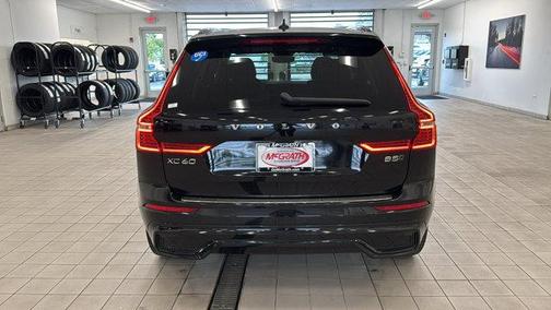 2024 Volvo XC60 B5 Ultimate Dark Theme