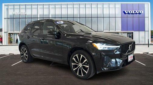 2024 Volvo XC60 B5 Ultimate Dark Theme