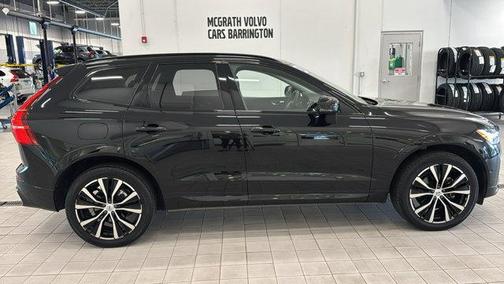 2024 Volvo XC60 B5 Ultimate Dark Theme