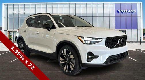 2025 Volvo XC40 B5 Plus Dark Theme