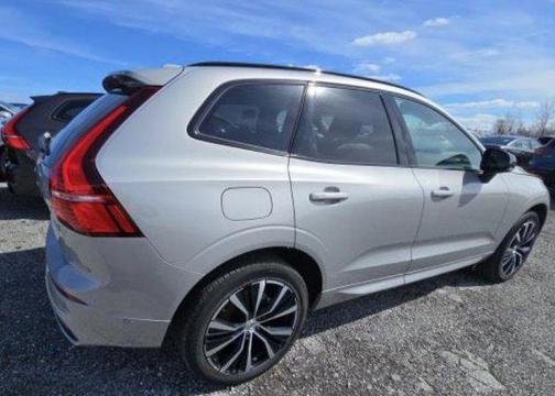 Silver Dawn Metallic 2025 Volvo XC60 B5 Plus