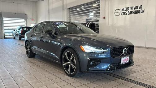 2024 Volvo S60 B5 Core Dark Theme