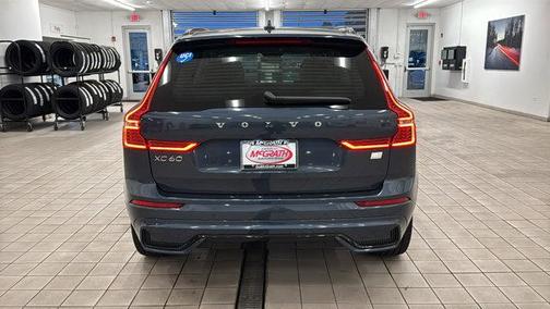 2024 Volvo XC60 Recharge Plug-In Hybrid T8 Ultimate Dark Theme