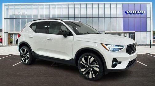 2026 Volvo XC40 Ultra, B5 AWD Gas (mild hybrid), Dark