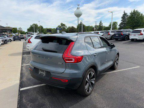 Thunder Grey Metallic 2023 Volvo XC40 B5 Ultimate Dark Theme