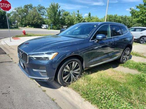 2022 Volvo XC60 B5 Inscription