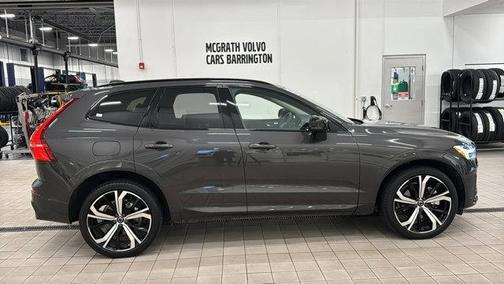 2023 Volvo XC60 Recharge Plug-In Hybrid T8 Ultimate Dark Theme