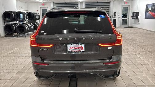 2023 Volvo XC60 Recharge Plug-In Hybrid T8 Ultimate Dark Theme