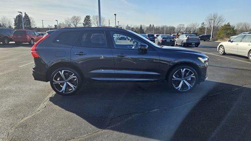 2023 Volvo XC60 Recharge Plug-In Hybrid T8 Ultimate Dark Theme