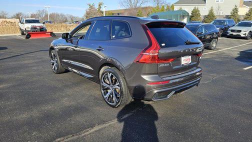2023 Volvo XC60 Recharge Plug-In Hybrid T8 Ultimate Dark Theme