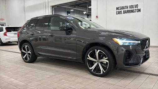 2023 Volvo XC60 Recharge Plug-In Hybrid T8 Ultimate Dark Theme
