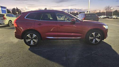 2023 Volvo XC60 Recharge Plug-In Hybrid T8 Plus Bright Theme