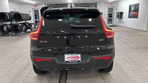 2026 Volvo XC40 B5 Ultra