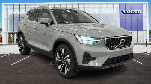 2025 Volvo XC40 Plus Bright Theme