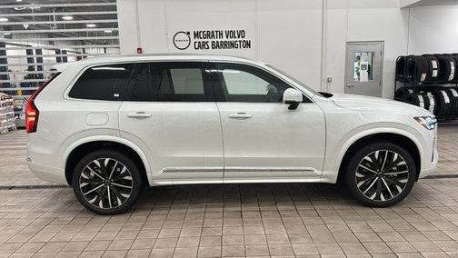 2025 Volvo XC90 B5 Core