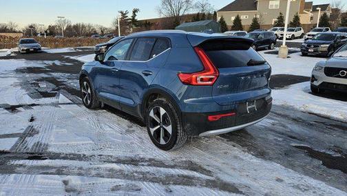 2025 Volvo XC40 B5 Plus Bright Theme