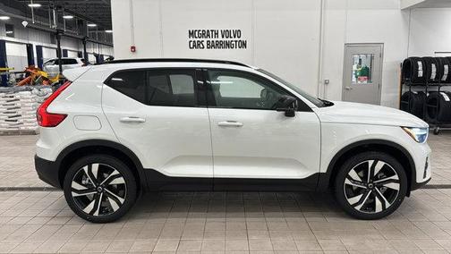 2026 Volvo XC40 Ultra, B5 AWD Gas (mild hybrid), Dark