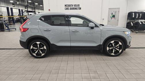 2019 Volvo XC40 T5 Momentum