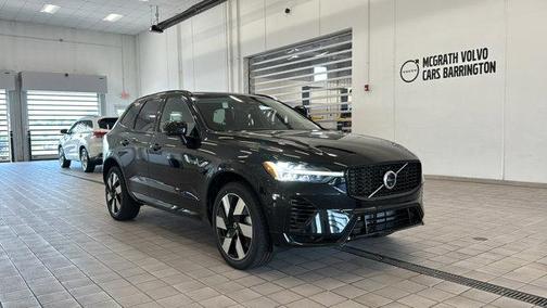 2025 Volvo XC60 Plug-In Hybrid Plus Dark Theme